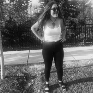 Meet your Posher, Emily